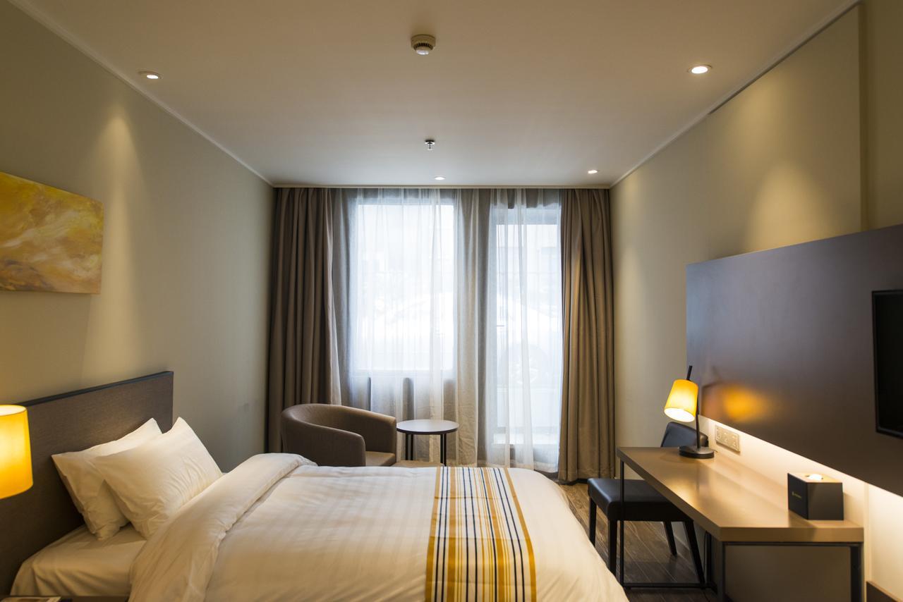 Home Inn Plus Shanghai Zhangjiang Park Exterior photo