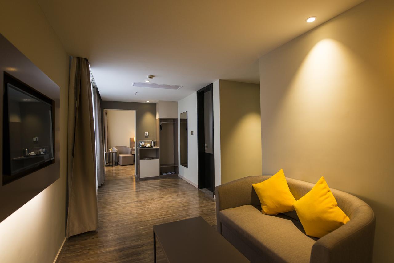 Home Inn Plus Shanghai Zhangjiang Park Exterior photo