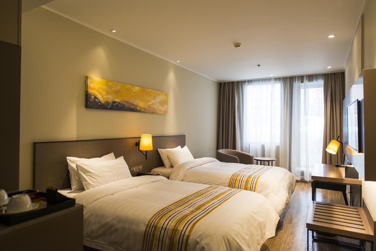 Home Inn Plus Shanghai Zhangjiang Park Exterior photo